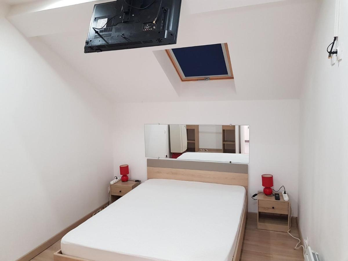 11 - Tres Joli 2 Pieces Tout Equipe Pour 1 A 5 Personnes, Vue Sur Parc Arbore, Parking Privatif Gratuit, Grand Fourgon Possible, Tout Le Linge De Maison Est Fourni Razac-sur-lʼIsle Buitenkant foto